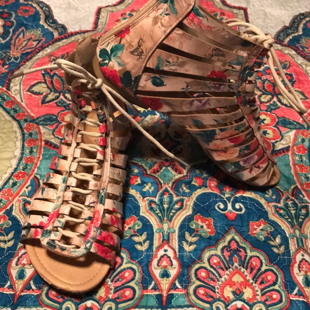 SOLD Women’s sandals